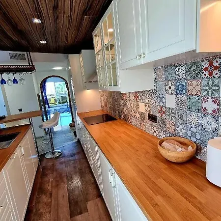 Апартаменти Bahia